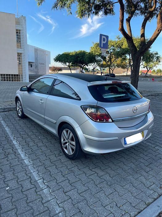 Usado Opel Astra GTC 90 HP (66 kW) 2006