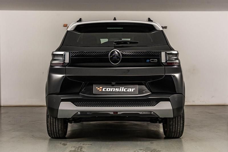 Usado Citroën e-C3 Comfort 83 kW (113 HP) 2025 Preto Citadino