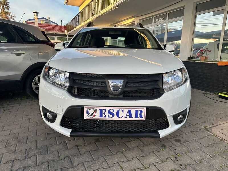 Branco Usado 2016 Dacia Sandero Stepway Citadino | € 9.900 (Preço justo) - Imagem 1/4