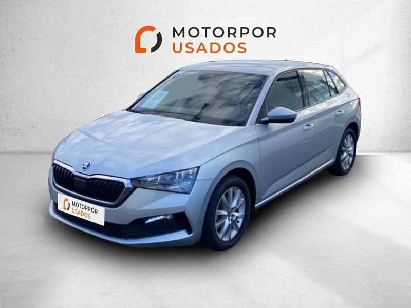 Cinzento Usado 2022 Skoda Scala Ambition Citadino | € 14.490 (Preço justo) - Imagem 1/4