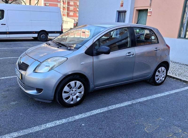 Usado Toyota Yaris 68 HP (50 kW) 2007 Citadino