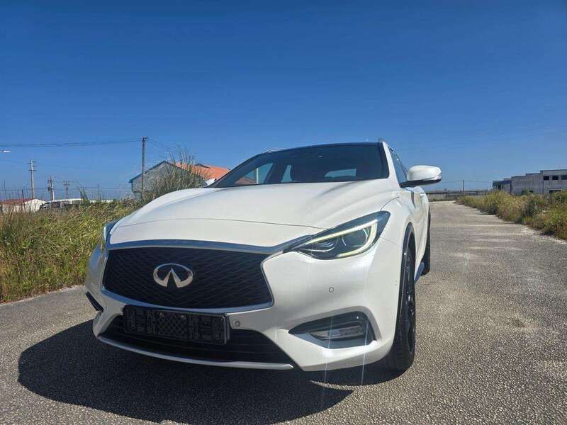 Branco Usado 2016 Infiniti Q30 Citadino | € 18.490 - Imagem 1/4