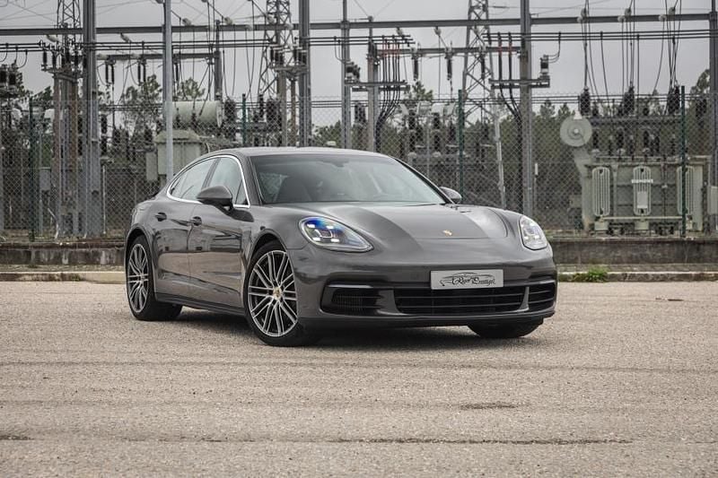 Usado Porsche Panamera 440 HP (323 kW) 2016 Cinzento Citadino