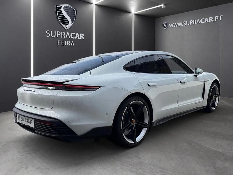 Usado Porsche Taycan 559 kW (761 HP) 2020 Branco Sedan