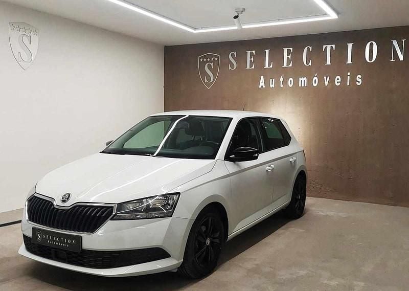 Branco Usado 2021 Skoda Fabia Citadino | € 12.500 (Preço justo) - Imagem 1/4