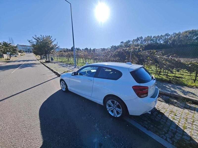 Usado BMW 114 95 HP (69 kW) 2015 Branco Citadino
