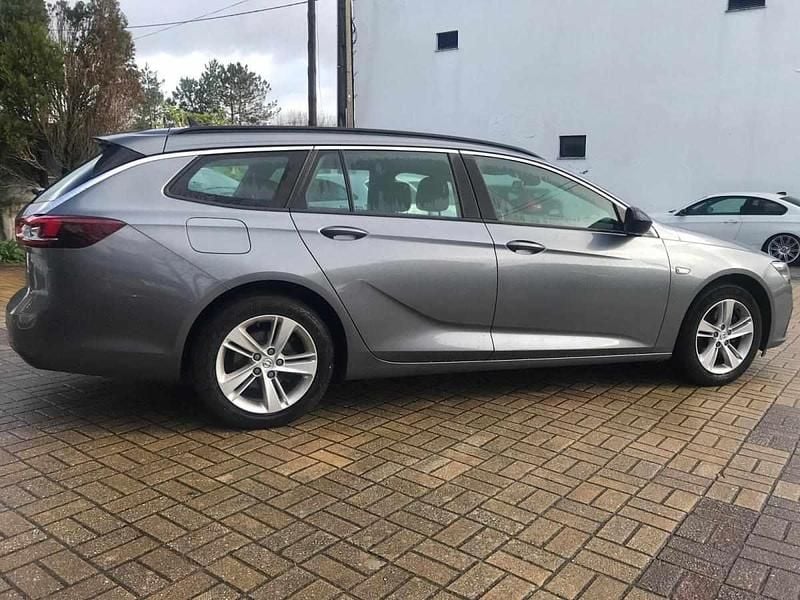 Usado Opel Insignia 122 HP (89 kW) 2021 Cinzento Carrinha