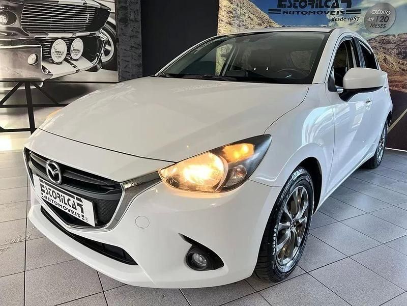 Branco Usado 2017 Mazda 2 Evolve Citadino | € 12.600 - Imagem 1/4
