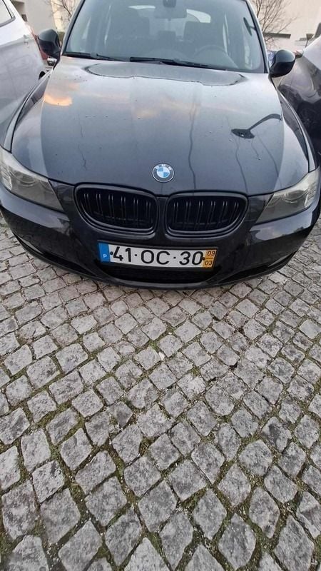 Preto Usado 2009 BMW 320 Sedan | € 8.500 (Bom preço) - Imagem 1/4