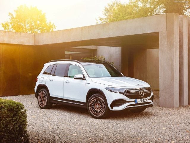 Usado Mercedes EQB300 Progressive 167 kW (228 HP) 2022 Cinzento SUV