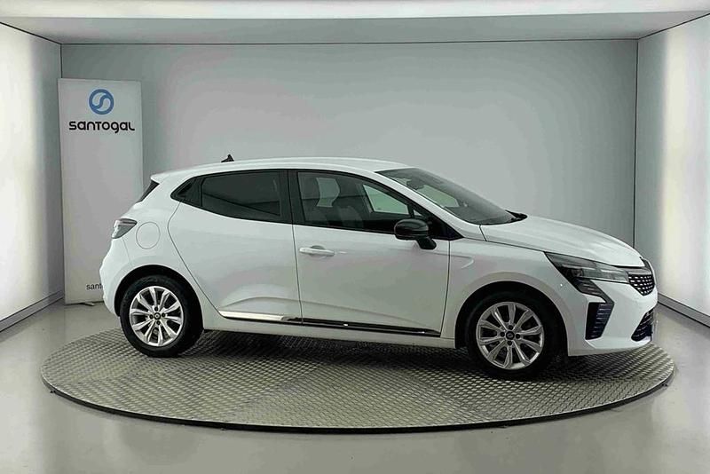 Branco Usado 2024 Renault Clio V Evolution Citadino | € 18.300 (Preço justo) - Imagem 1/4
