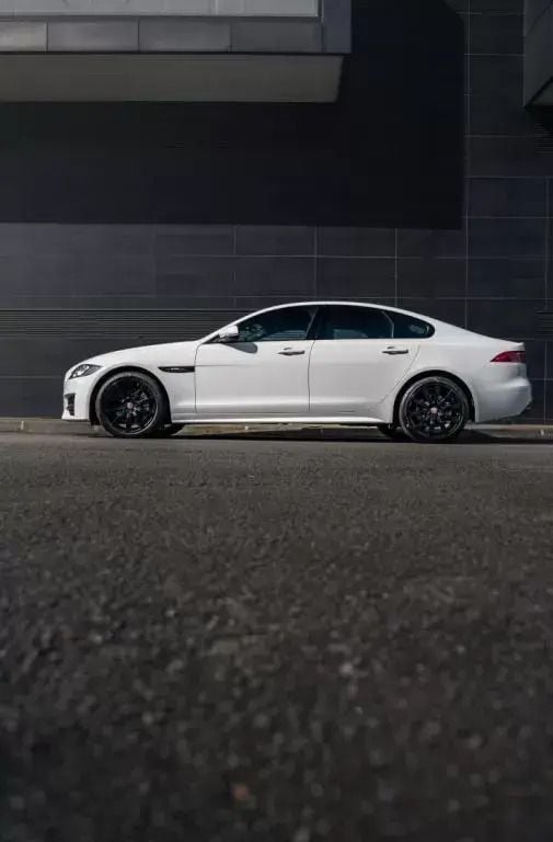 Usado Jaguar XF R-Sport 180 HP (132 kW) 2017 Branco Sedan