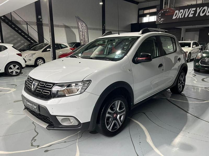 Usado Dacia Sandero Stepway 90 HP (66 kW) 2020 Branco