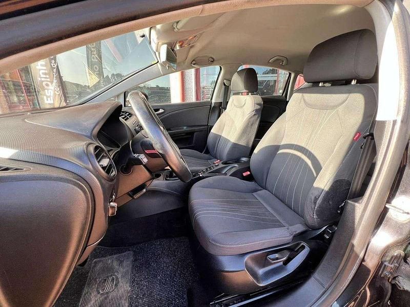 Usado Seat Leon 105 HP (77 kW) 2011 Preto Citadino