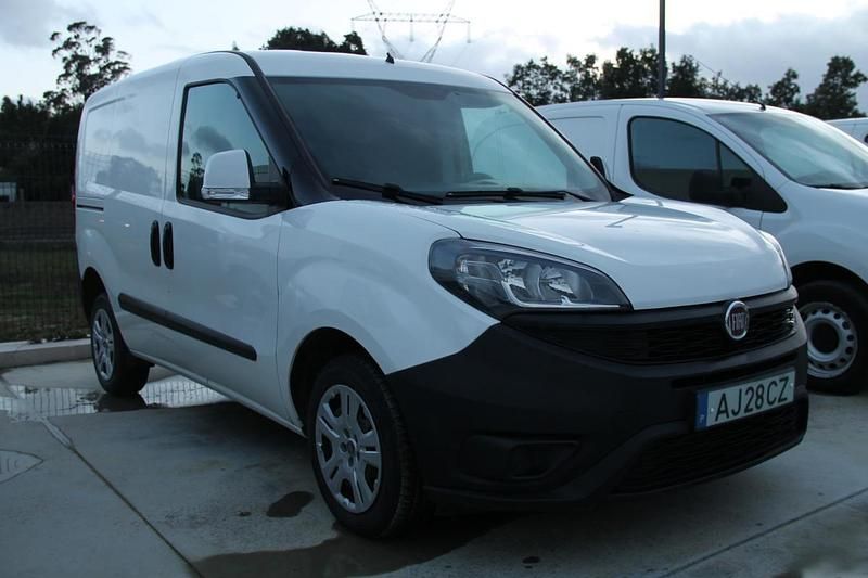 Usado Fiat Doblò 95 HP (69 kW) 2021 Branco Monovolume