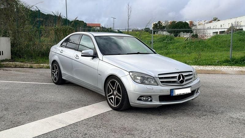 Usado Mercedes C250 204 HP (150 kW) 2009 Sedan
