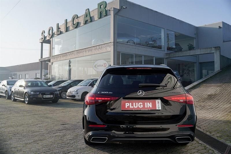 Usado Mercedes C300 AMG 313 HP (230 kW) 2024 Preto Carrinha