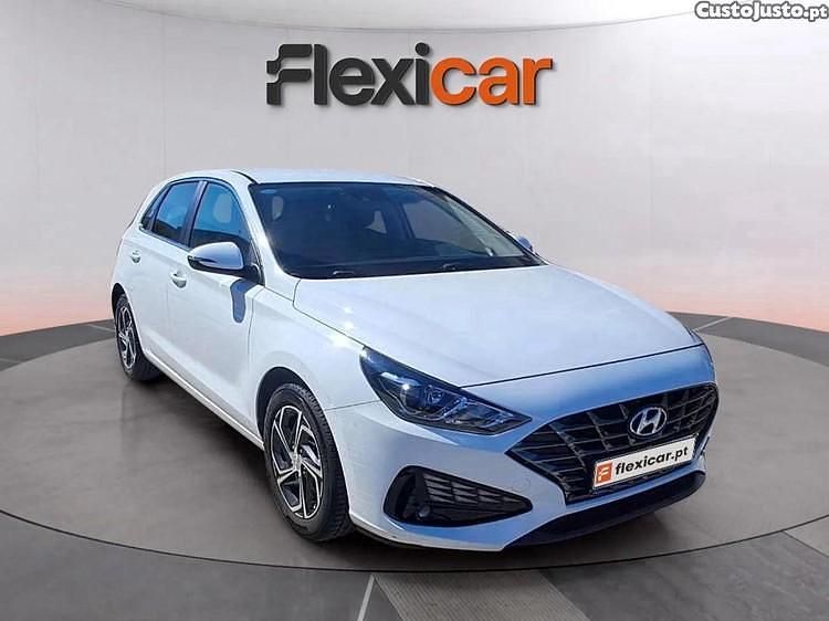 Branco Usado 2021 Hyundai i30 Style | € 17.280 (Preço justo) - Imagem 1/1