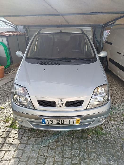 Usado 2002 Renault Scénic Monovolume | € 2.750 - Imagem 1/4