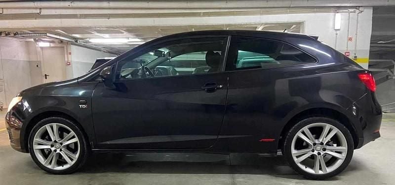 Usado Seat Ibiza 105 HP (77 kW) 2010 Preto Citadino