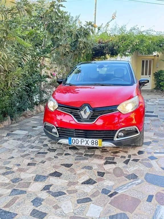Usado Renault Captur Expression 90 HP (66 kW) 2015 Vermelho SUV