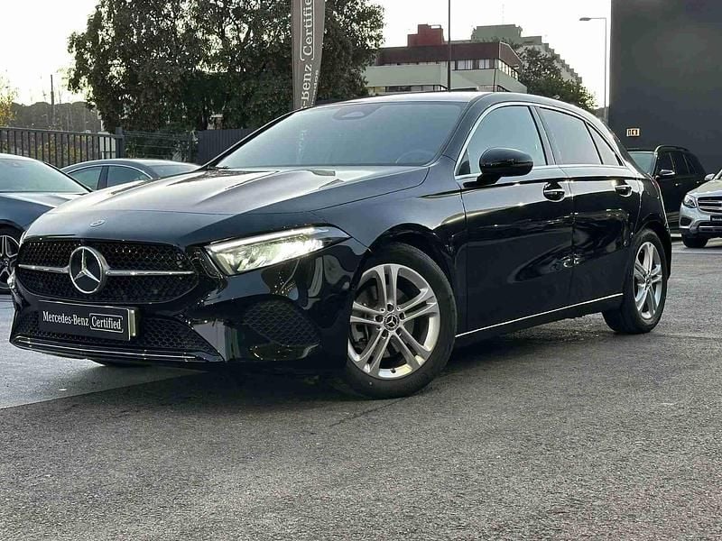 Preto Usado 2023 Mercedes A200 Sedan | € 33.500 - Imagem 1/4