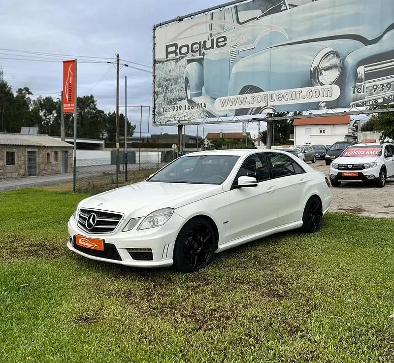 Branco Usado 2010 Mercedes E200 Avantgarde Carrinha | € 12.900 - Imagem 1/4