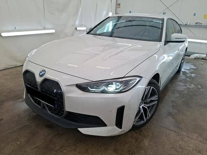 Usado BMW i4 210 kW (286 HP) 2023 Branco Sedan