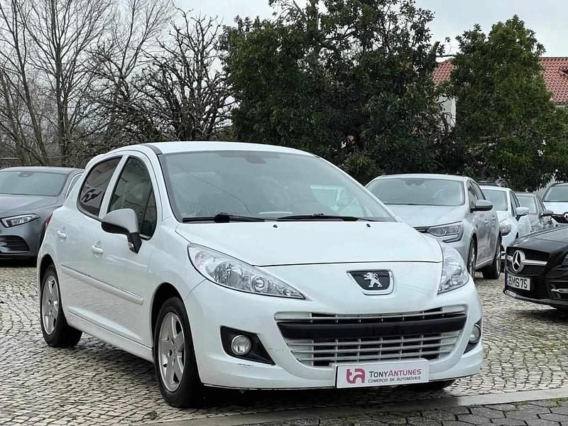 Usado Peugeot 207 95 HP (69 kW) 2010 Branco