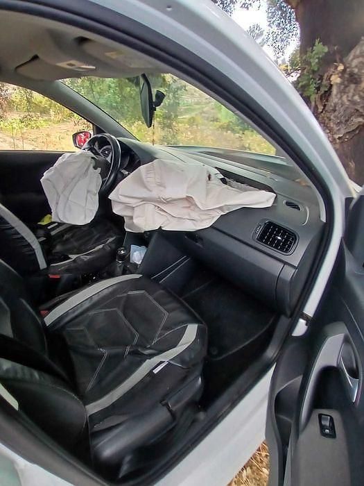 Usado 2016 VW Polo Sedan | € 2.000 - Imagem 1/4