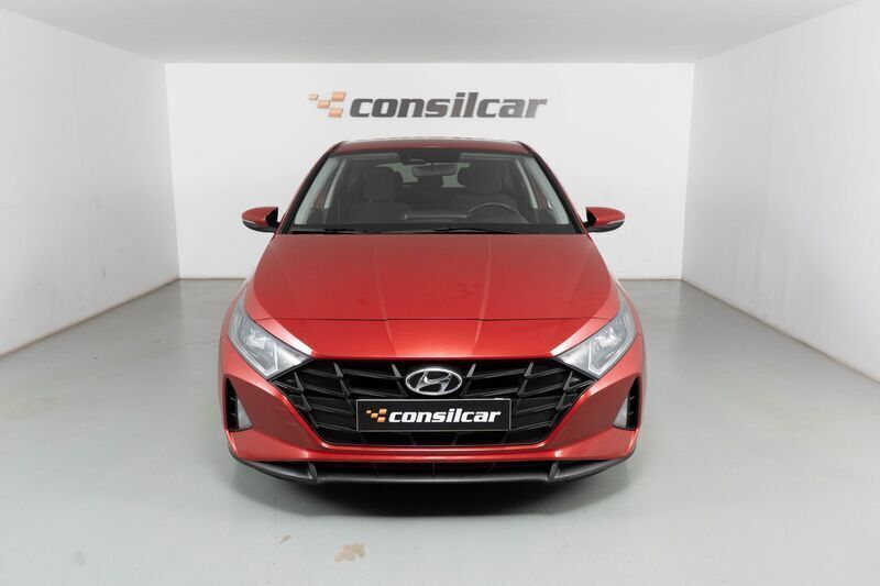 Vermelho Usado 2022 Hyundai i20 Comfort Citadino | € 15.680 (Preço justo) - Imagem 1/4