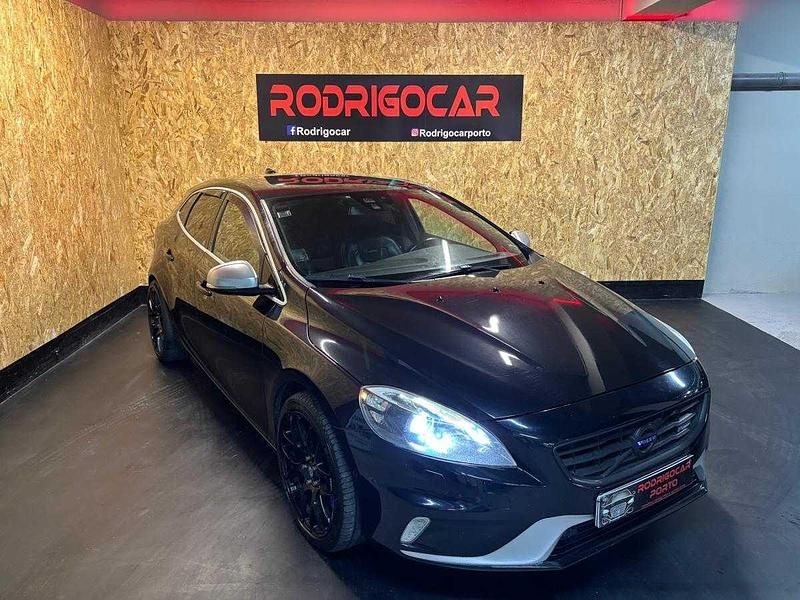 Preto Usado 2013 Volvo V40 Carrinha | € 10.450 (Preço justo) - Imagem 1/4