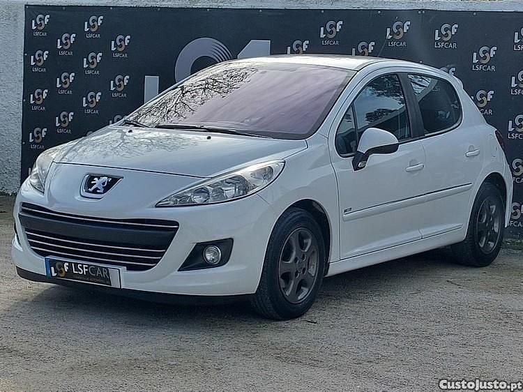 Branco Usado 2010 Peugeot 207 | € 5.750 (Preço justo) - Imagem 1/1