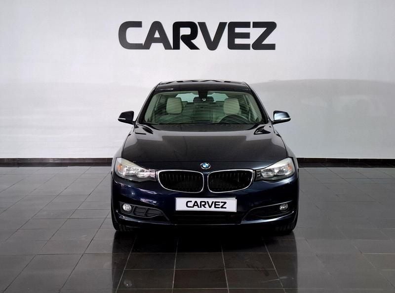 Usado BMW 318 Gran Turismo 143 HP (105 kW) 2015 Azul Sedan