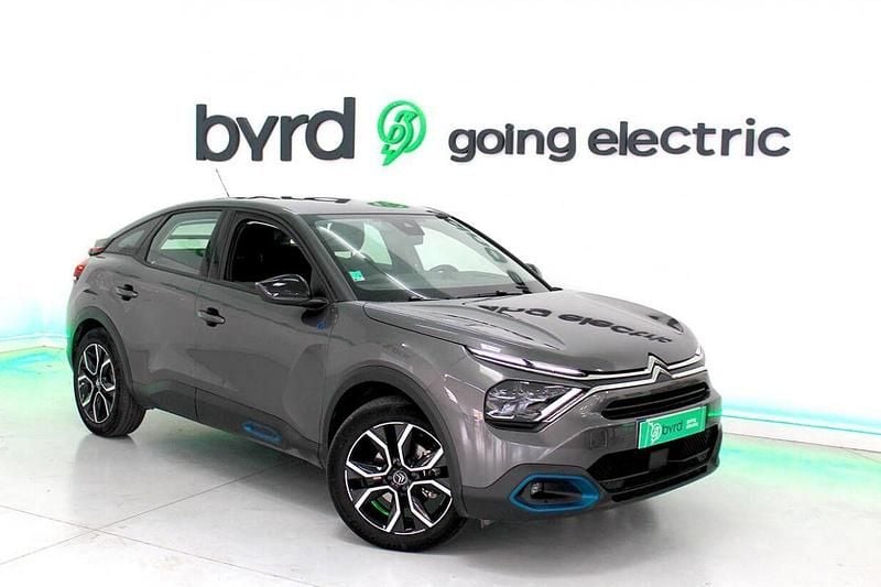 Cinza Usado 2022 Citroën e-C4 Shine Sedan | € 20.900 (Super Preço) - Imagem 1/4