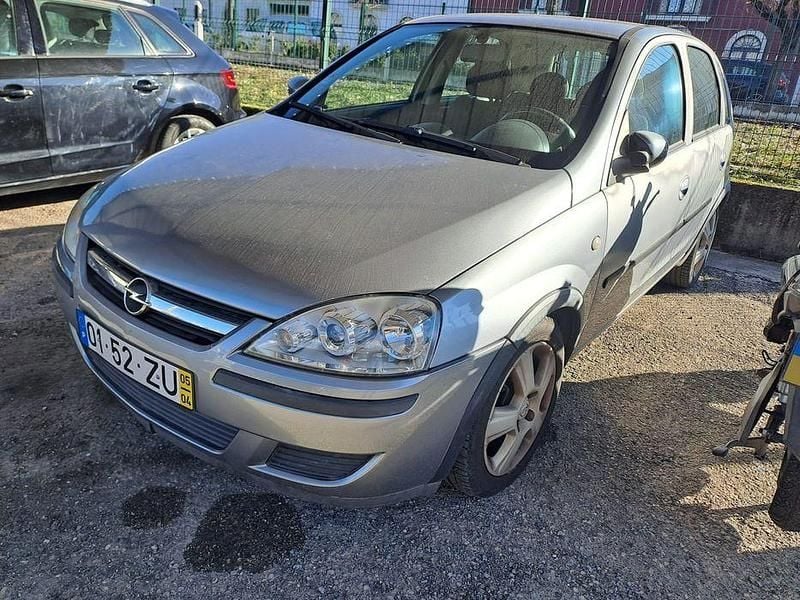 Usado Opel Corsa 75 HP (55 kW) 2004 Sedan