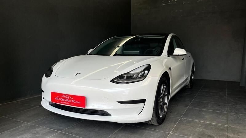 Branco Usado 2019 Tesla Model 3 Sedan | € 23.996 (Preço justo) - Imagem 1/4