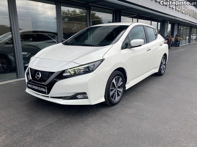 Usado Nissan Leaf Acenta 110 kW (150 HP) 2019 Branco Citadino