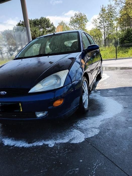 Usado Ford Focus 90 HP (66 kW) 2001 Sedan