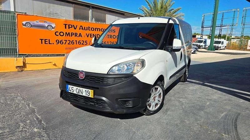 Branco Usado 2015 Fiat Doblò Monovolume | € 9.950 (Preço justo) - Imagem 1/4