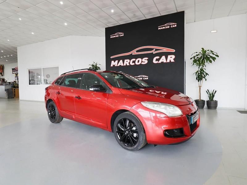 Vermelho Usado 2010 Renault Mégane III Carrinha | € 8.700 - Imagem 1/4