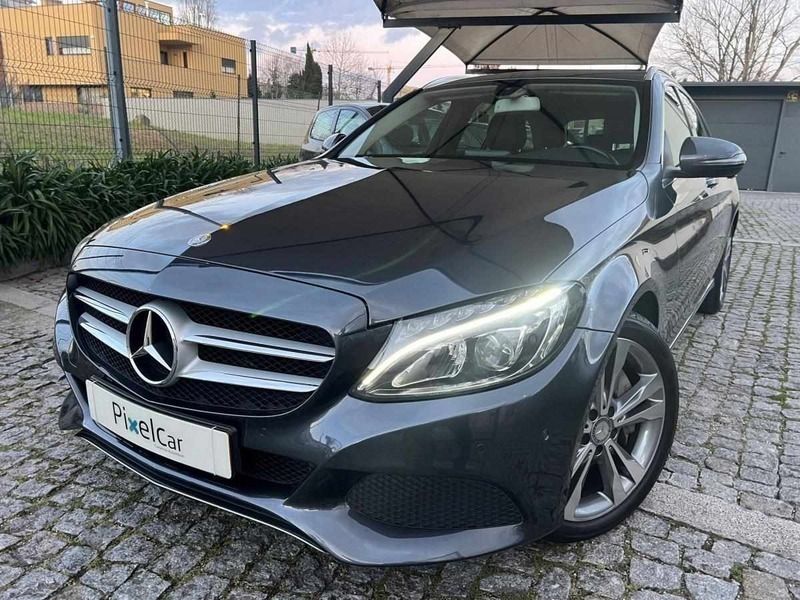 Cinza Usado 2016 Mercedes C350e Avantgarde Sedan | € 22.900 (Preço elevado) - Imagem 1/4