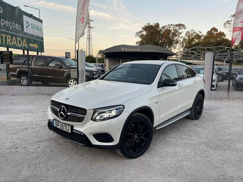 Branco Usado 2017 Mercedes GLC350 AMG line SUV | € 38.990 (Caro) - Imagem 1/4