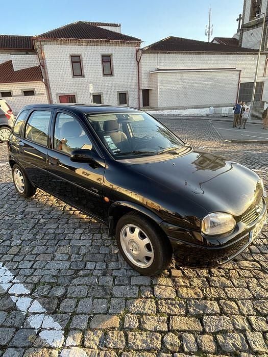 Usado 1997 Opel Corsa Sedan | € 1.400 (Bom preço) - Imagem 1/4