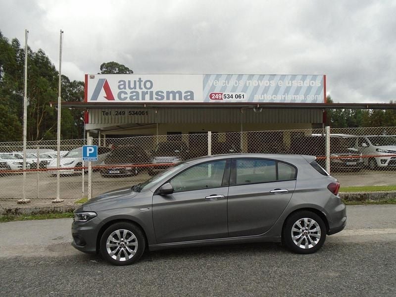 Cinza Usado 2019 Fiat Tipo Lounge Sedan | € 11.400 (Preço justo) - Imagem 1/4