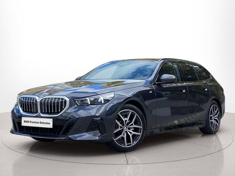 Usado 2025 BMW 520 Comfort Edition Carrinha | € 69.900 - Imagem 1/4