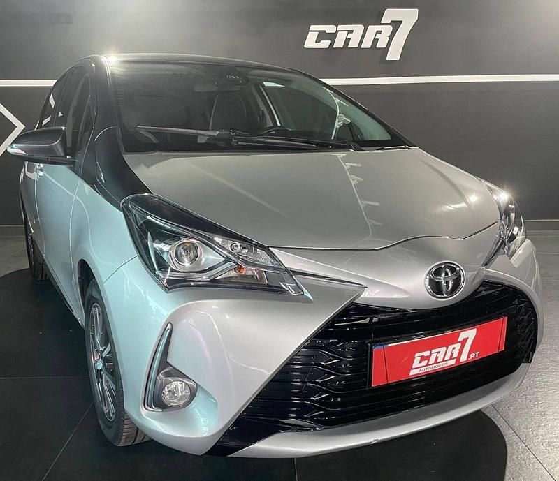 Cinza Usado 2019 Toyota Yaris | € 15.500 (Caro) - Imagem 1/4