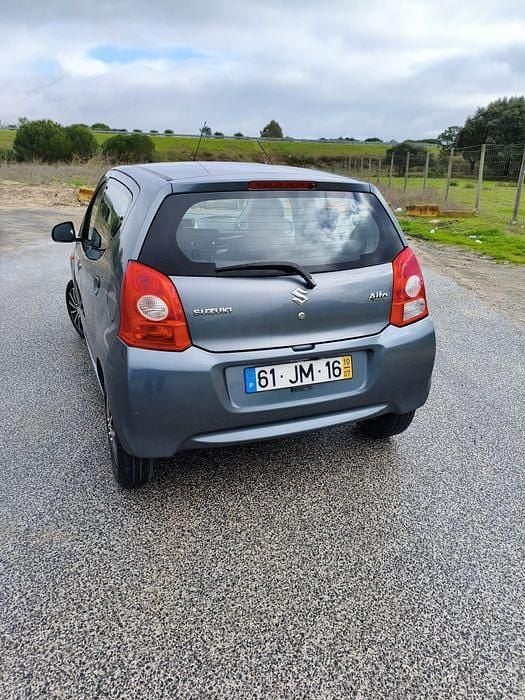 Usado Suzuki Alto 68 HP (50 kW) 2010 Citadino