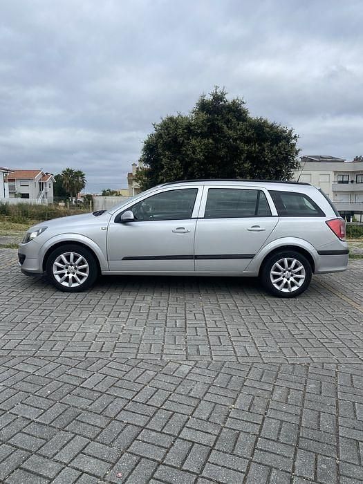 Usado 2005 Opel Astra Sedan | € 3.000 (Bom preço) - Imagem 1/4