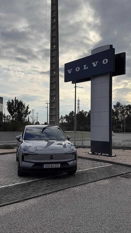 Cinzento Usado 2025 Volvo EX30 SUV | € 39.990 (Caro) - Imagem 1/4